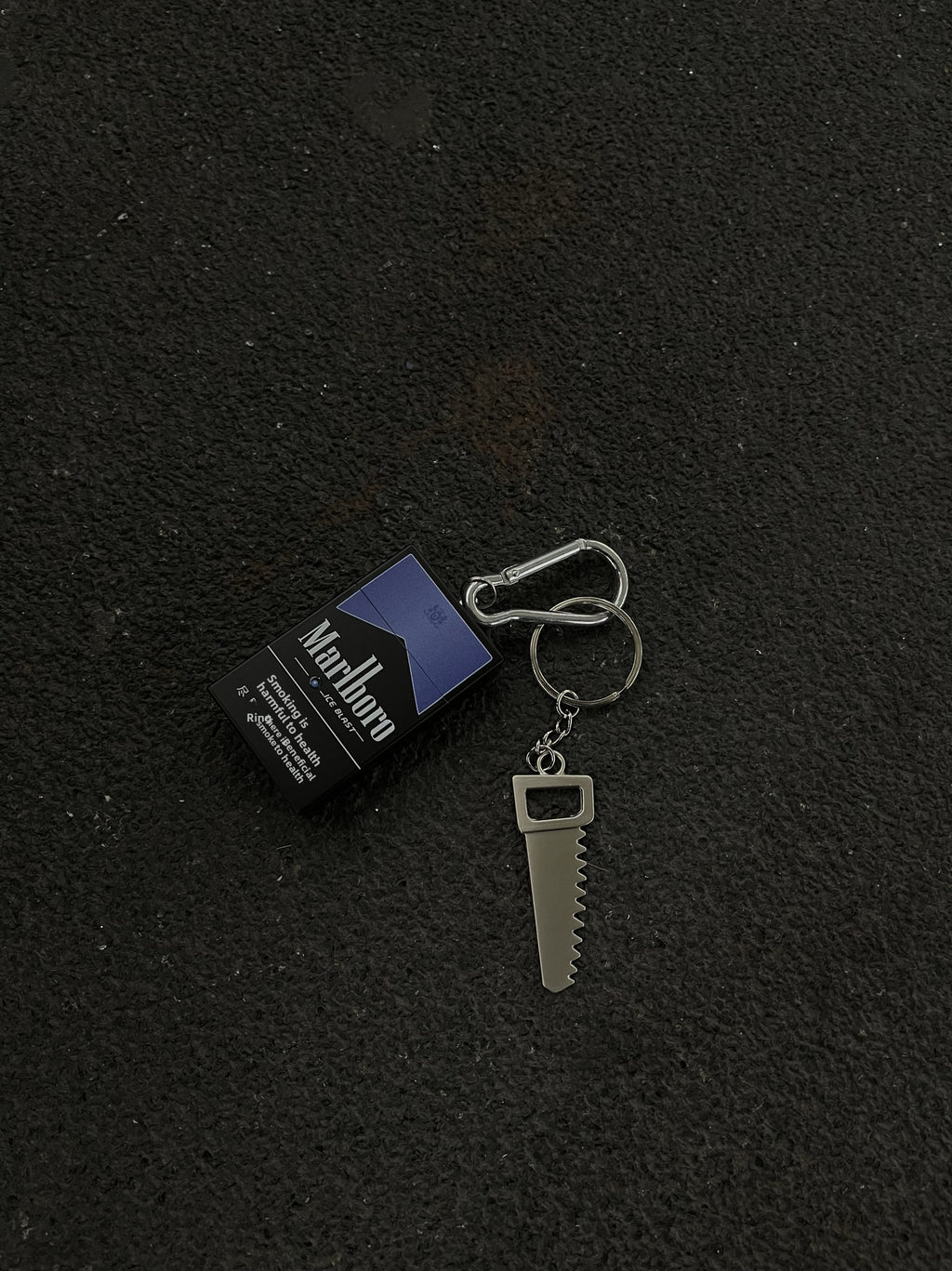 Ultra-cool portable tube case for street carry